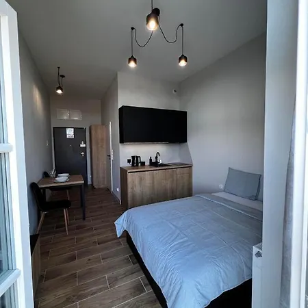 - Plac Jana Pawla Ii Centrum Апартаменти *