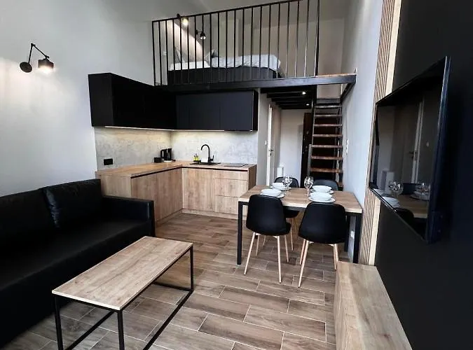 - Plac Jana Pawla Ii Centrum Апартаменти